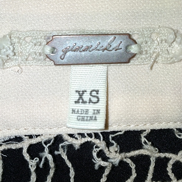 Gimmicks BKE Blouse - Picture 4 of 4